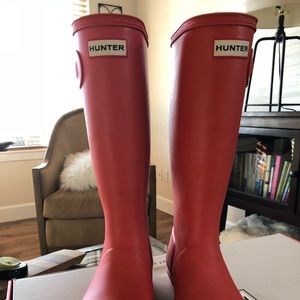 Hunter Boots Kids Size 5B/6G US. Color Poppy